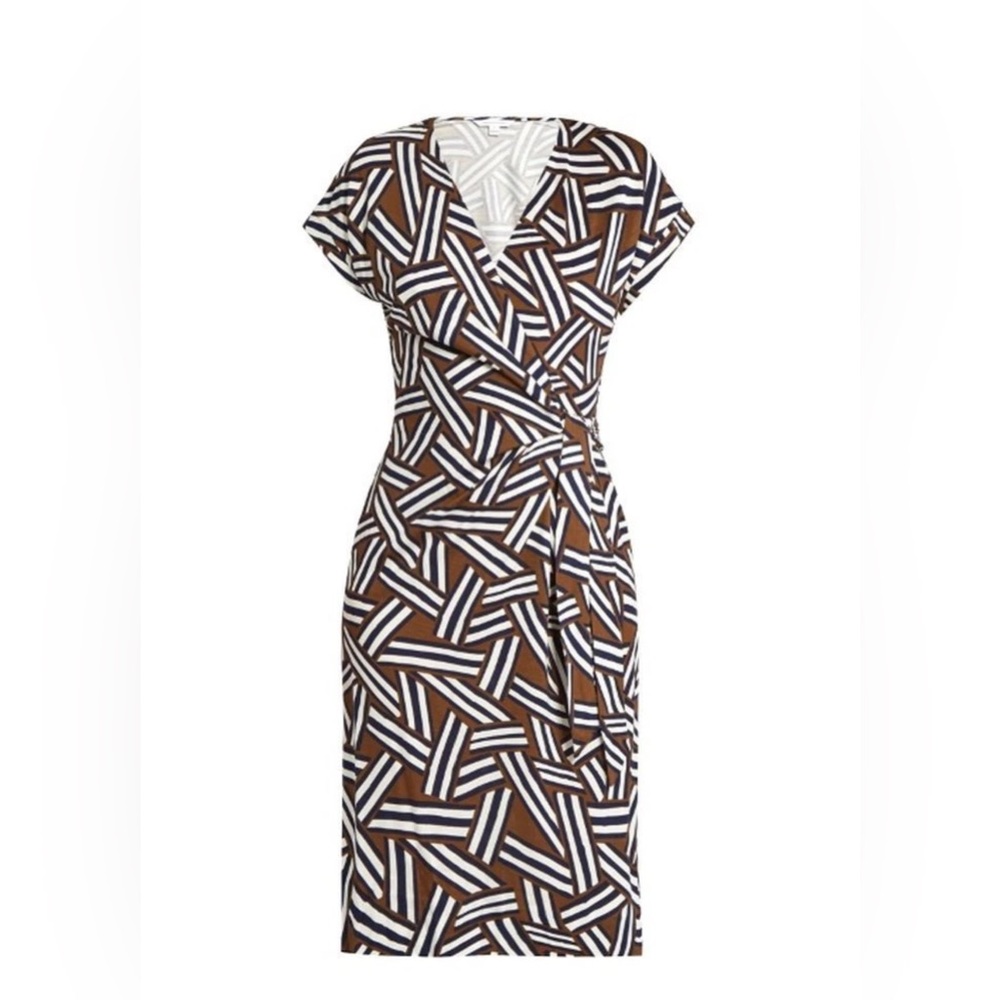Diane von Furstenberg Wrap Dress Size 4 in Ribbon Print Sascha Dress